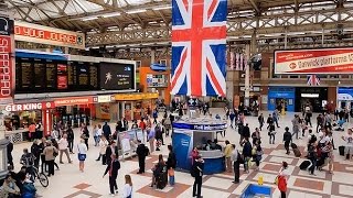 A Walk Through The London Victoria Station London England [upl. by Lleynod]